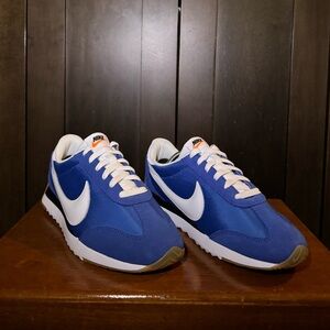 Nike Men's Royal Blue and White Sneakers